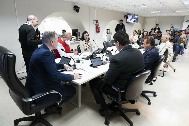CCJ autoriza trâmite do fim da apreensão de mercadorias de ambulantes